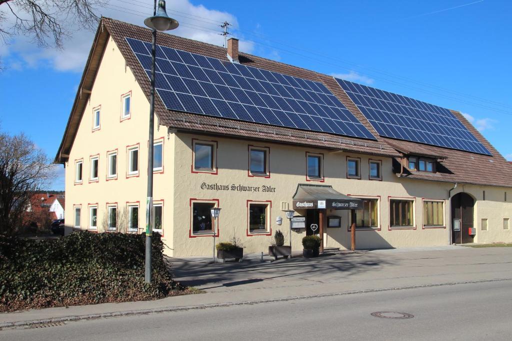 Hotel Schwarzer Adler Schwaighausen Exterior foto